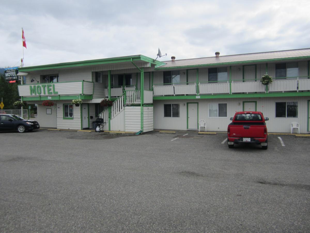 Bulkley Valley Motel New Hazelton Exterior foto