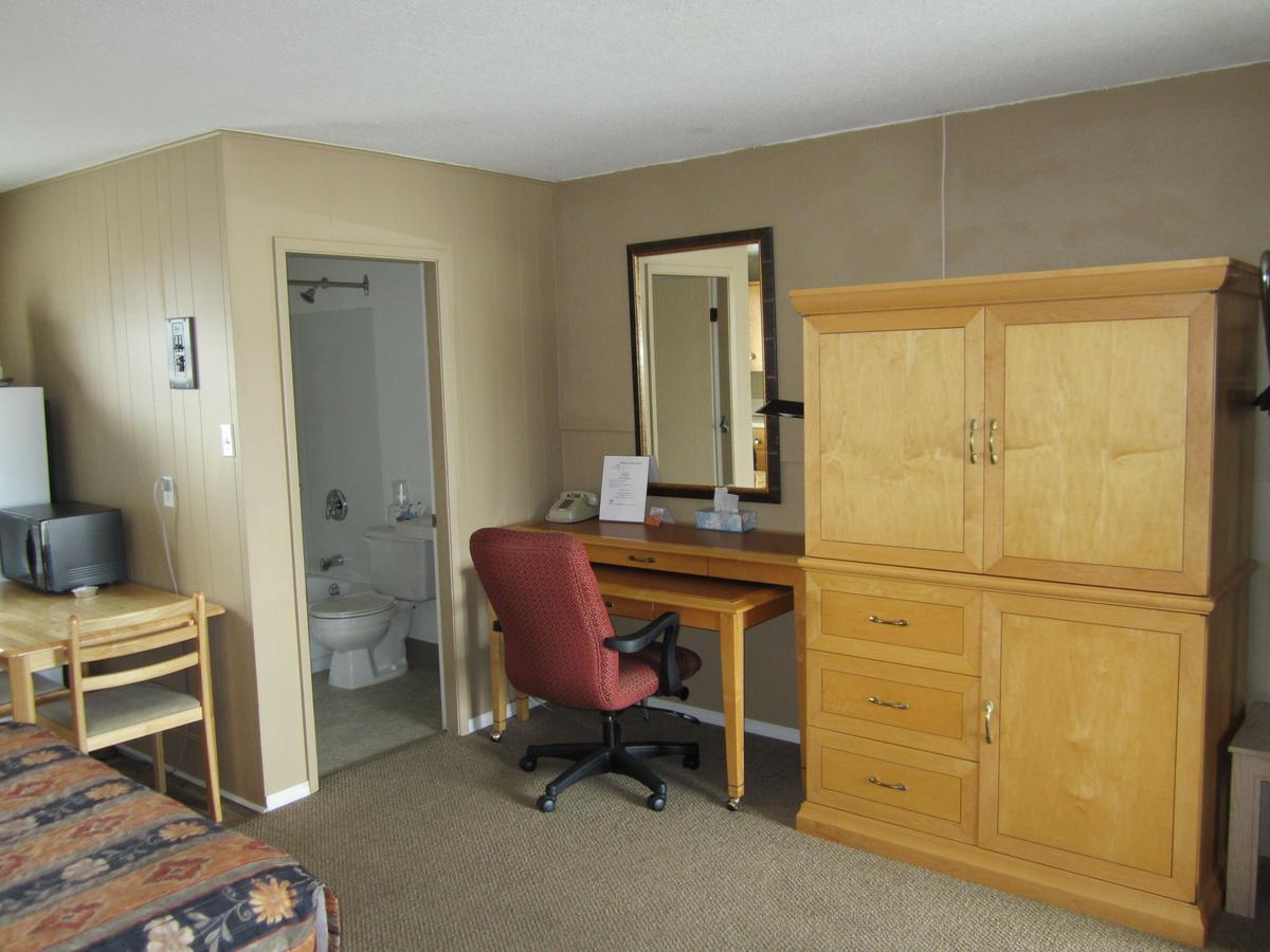 Bulkley Valley Motel New Hazelton Exterior foto